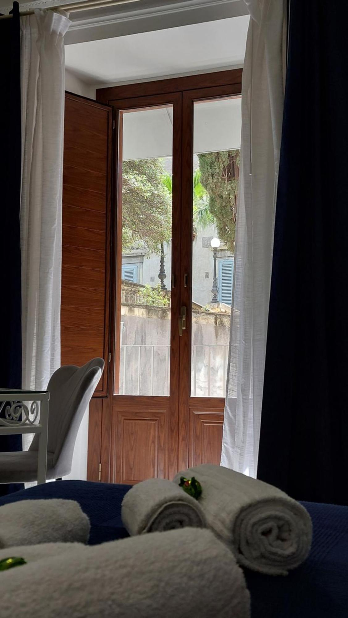 Gl Golden City Apartments Катания Номер фото