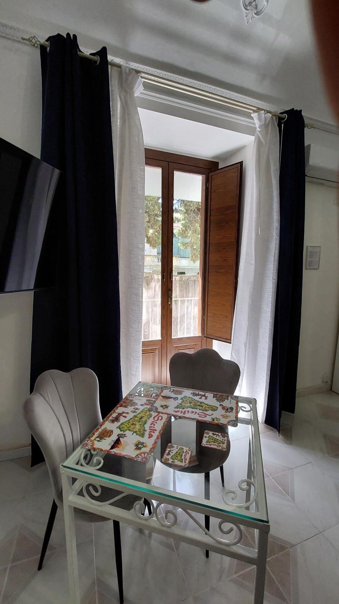 Gl Golden City Apartments Катания Номер фото